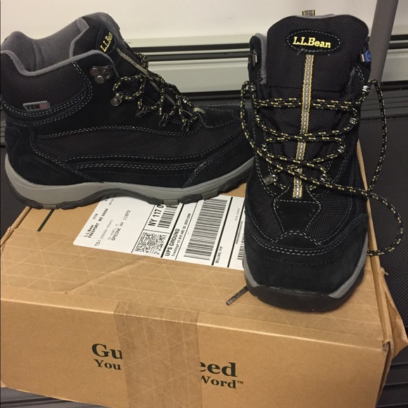 mens snow sneakers